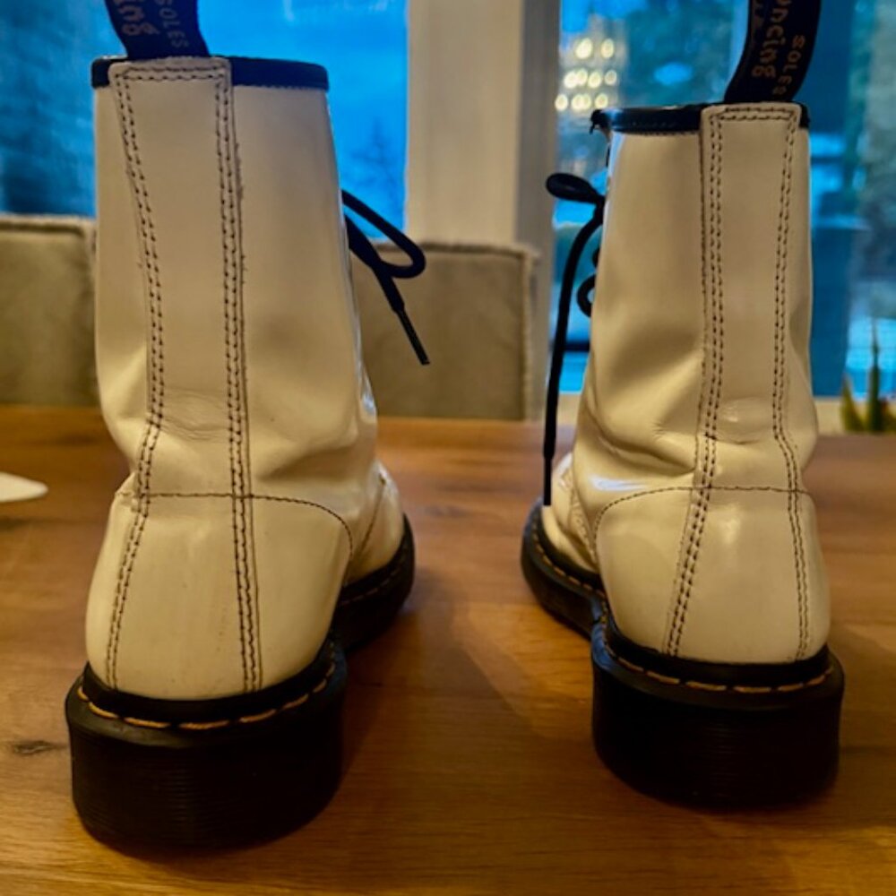 Dr. Martens 1460 White Smooth Leather 8-Eye Boots Size 8 - Picture 4 of 4